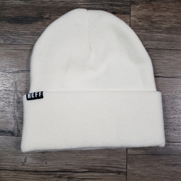 Neff Multicolored Shroom Fun Guys Beanie Mushrooms White Hat - Picture 2 of 3